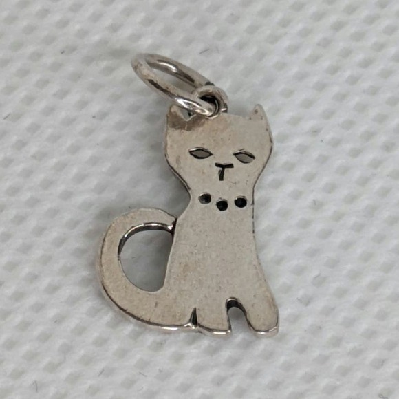 James Avery RETIRED Sitting Cat Sterling Charm/Pendant